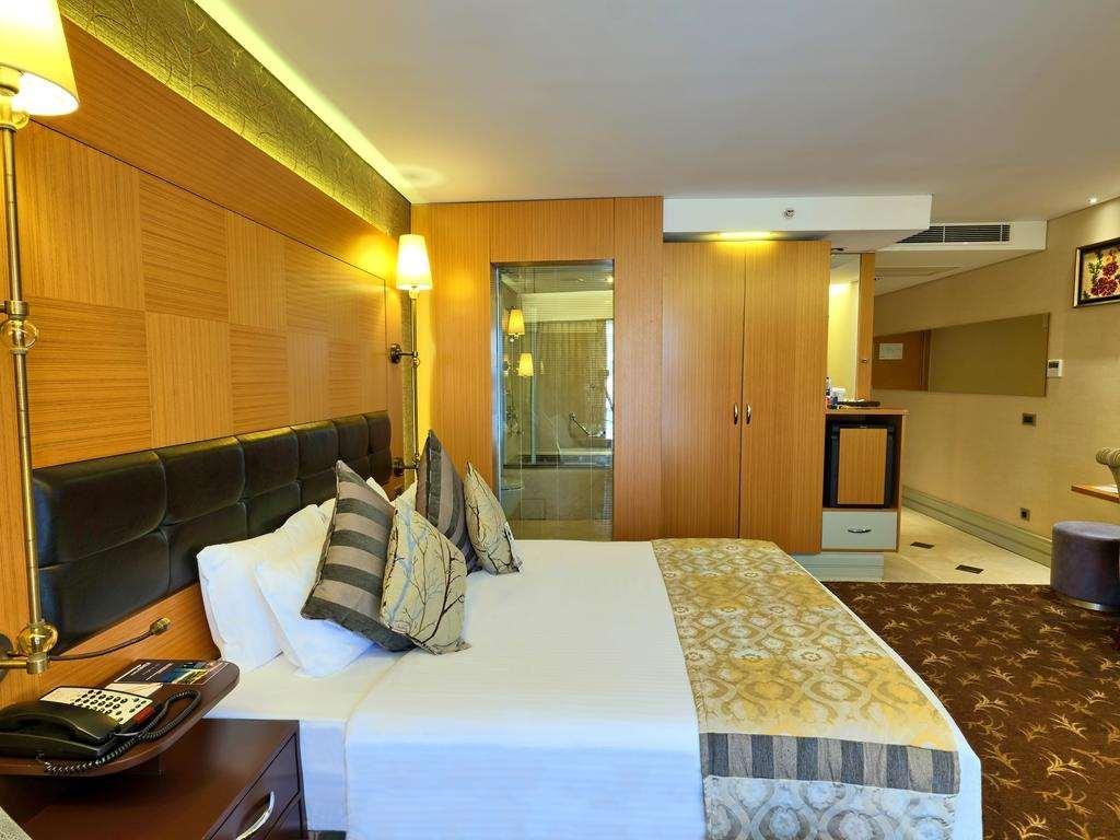 فندق اسطنبول غونين المظهر الخارجي الصورة A room at the hotel