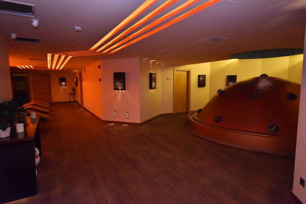 فندق اسطنبول غونين المظهر الخارجي الصورة The interior of the hotel