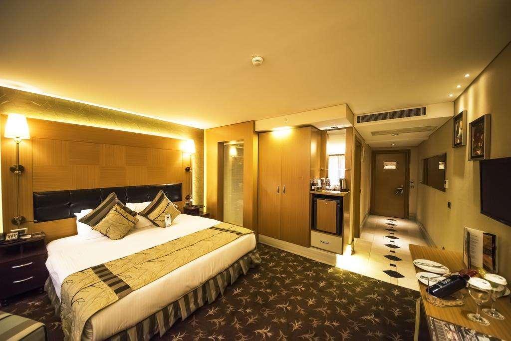 فندق اسطنبول غونين المظهر الخارجي الصورة A room at the hotel