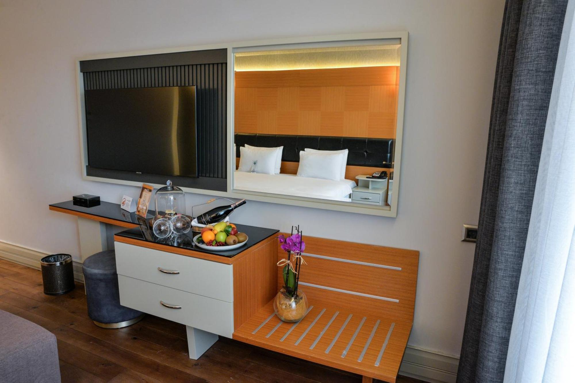 فندق اسطنبول غونين المظهر الخارجي الصورة A room at the hotel